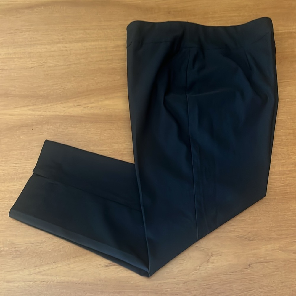 Chico’s So Slimming Crop Classic Black Trousers, Flat Front, Size 0.5 or Small